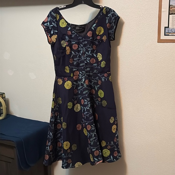 EShakti women’s Navy Blue Pink & Yellow Flower Print Dress Sz 10 pockets. NWOT - Picture 8 of 12